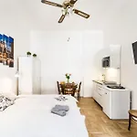 Corbie Downtown Apartment *