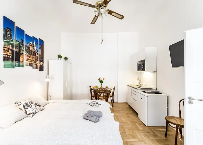 Corbie Downtown Apartament *