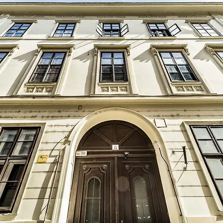 Corbie Downtown Apartment *