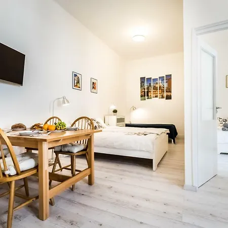 Corbie Downtown * Budapest