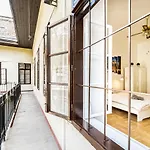 Corbie Downtown Daire
